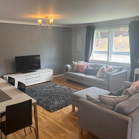 Flat Two, 212 Eaglesham Road, East Kilbride, กลาสโกว์ ภายนอก รูปภาพ
