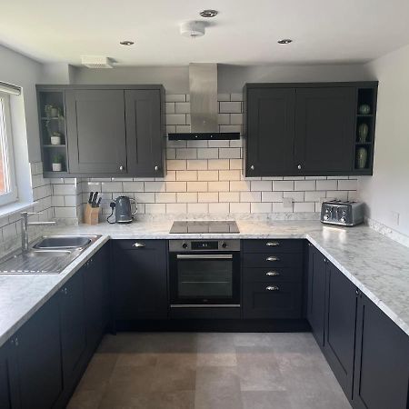 Flat Two, 212 Eaglesham Road, East Kilbride, กลาสโกว์ ภายนอก รูปภาพ