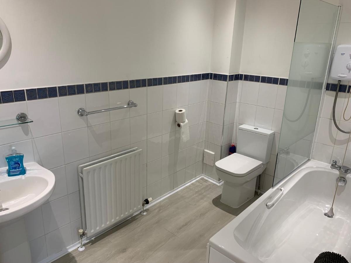 Flat Two, 212 Eaglesham Road, East Kilbride, กลาสโกว์ ภายนอก รูปภาพ