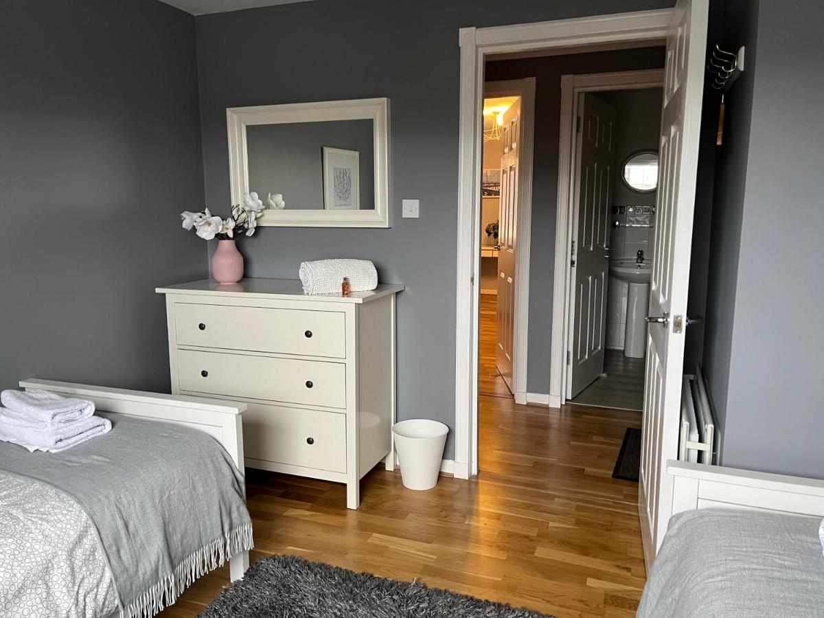 Flat Two, 212 Eaglesham Road, East Kilbride, กลาสโกว์ ภายนอก รูปภาพ