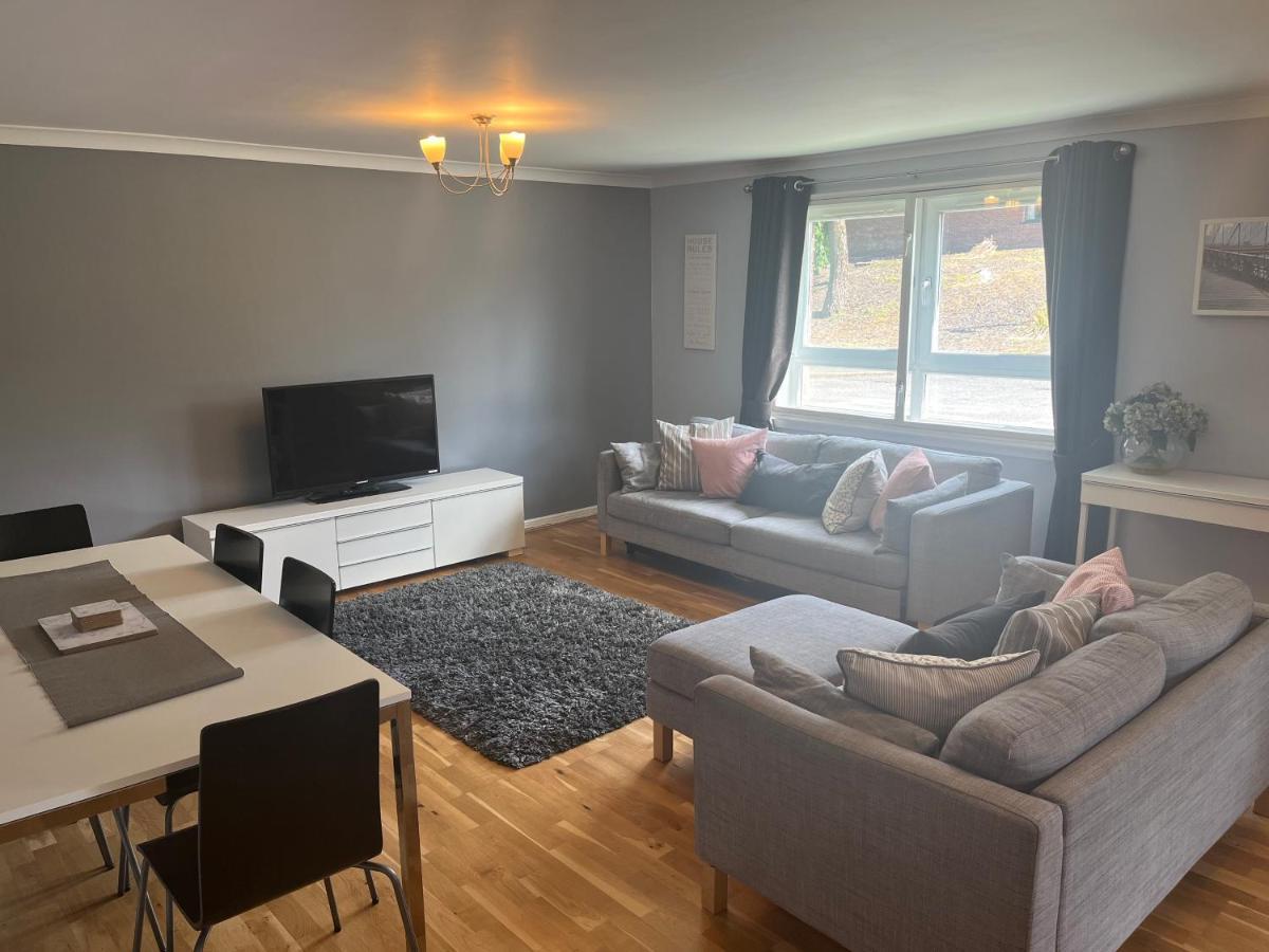 Flat Two, 212 Eaglesham Road, East Kilbride, กลาสโกว์ ภายนอก รูปภาพ